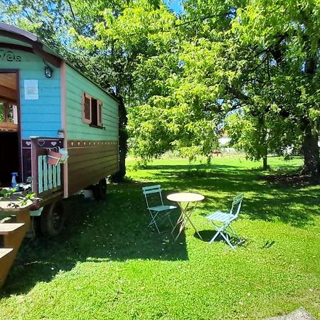 Les Roulottes Hotel Pouilly-sur-Vingeanne Екстериор снимка