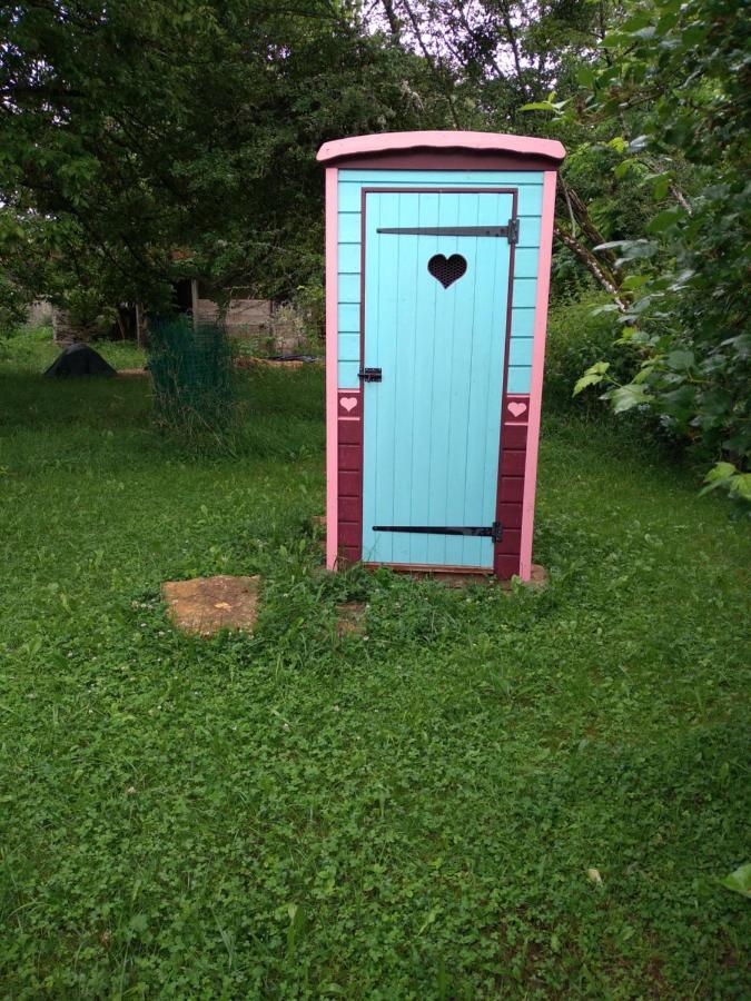 Les Roulottes Hotel Pouilly-sur-Vingeanne Екстериор снимка