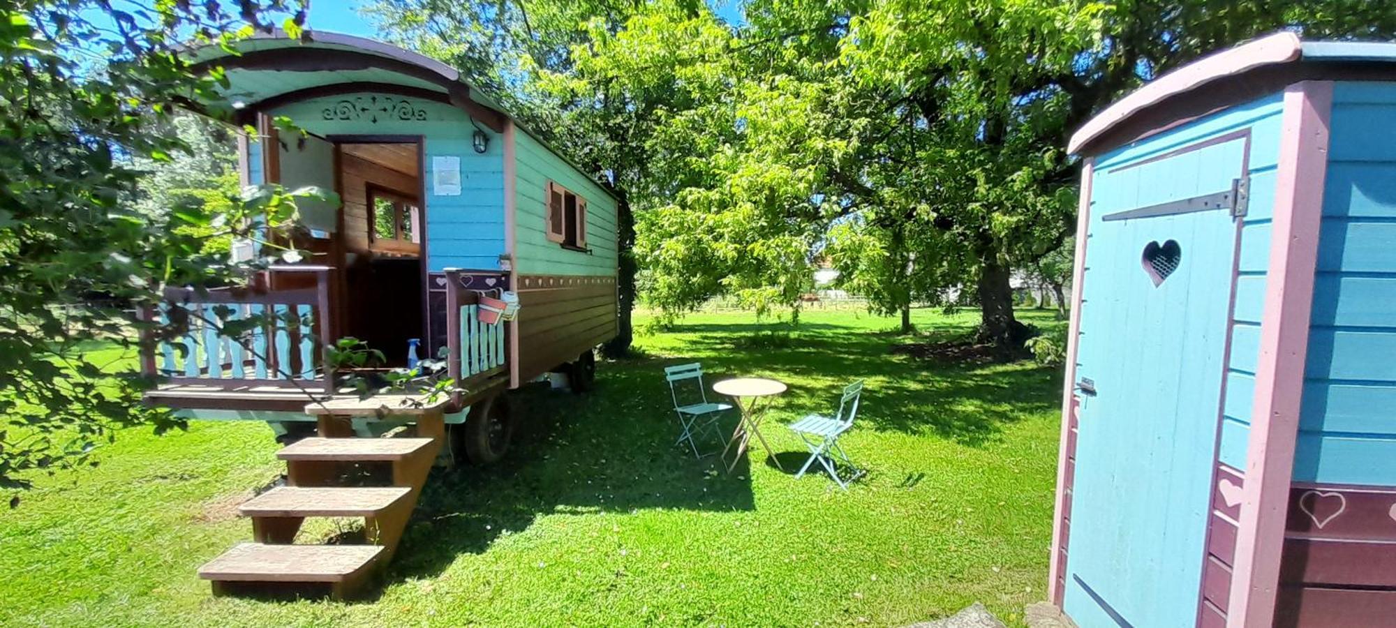 Les Roulottes Hotel Pouilly-sur-Vingeanne Екстериор снимка